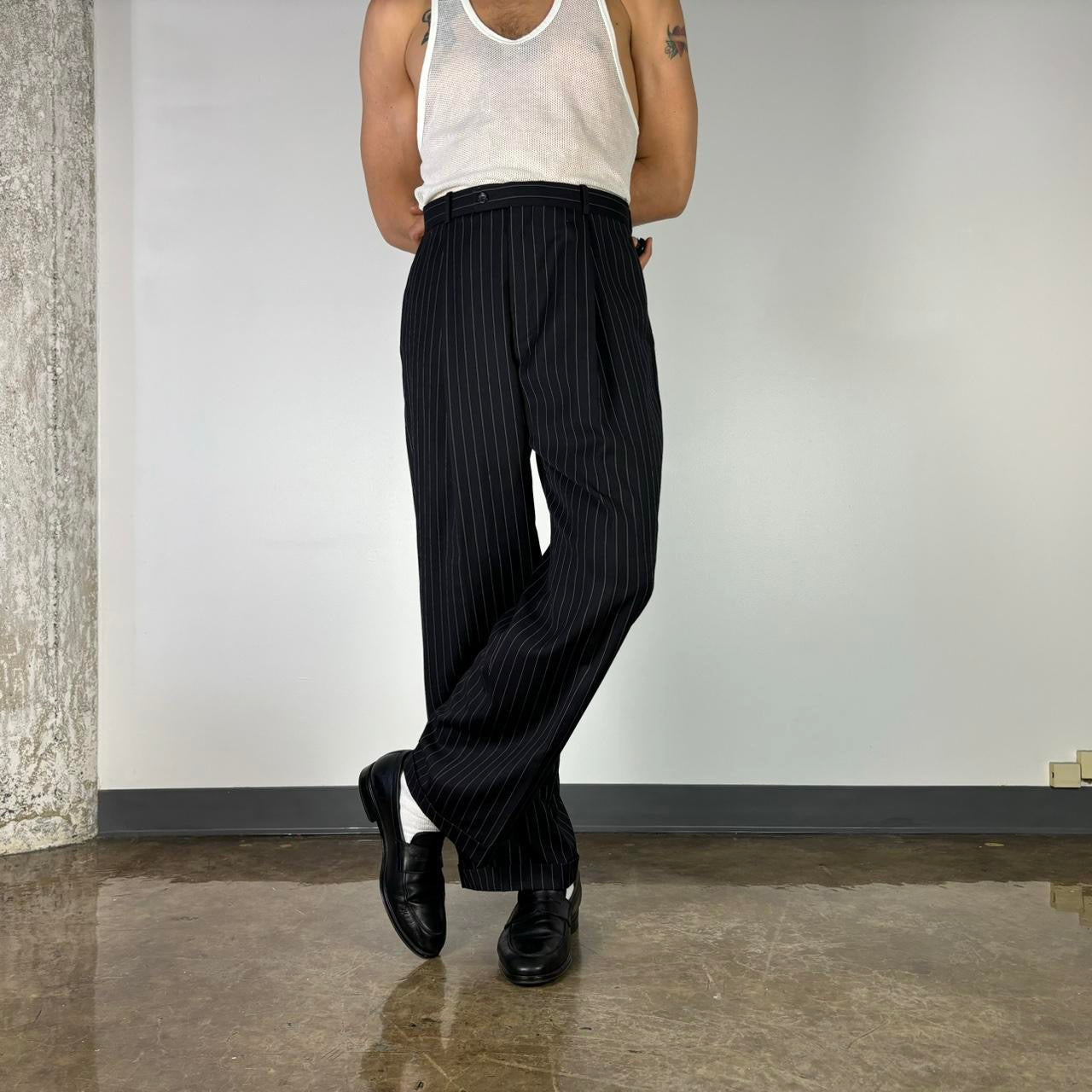 1990S BLACK PINSTRIPE HIGH WAISTED WIDE LEG PLEATED TROUSERS 34x30